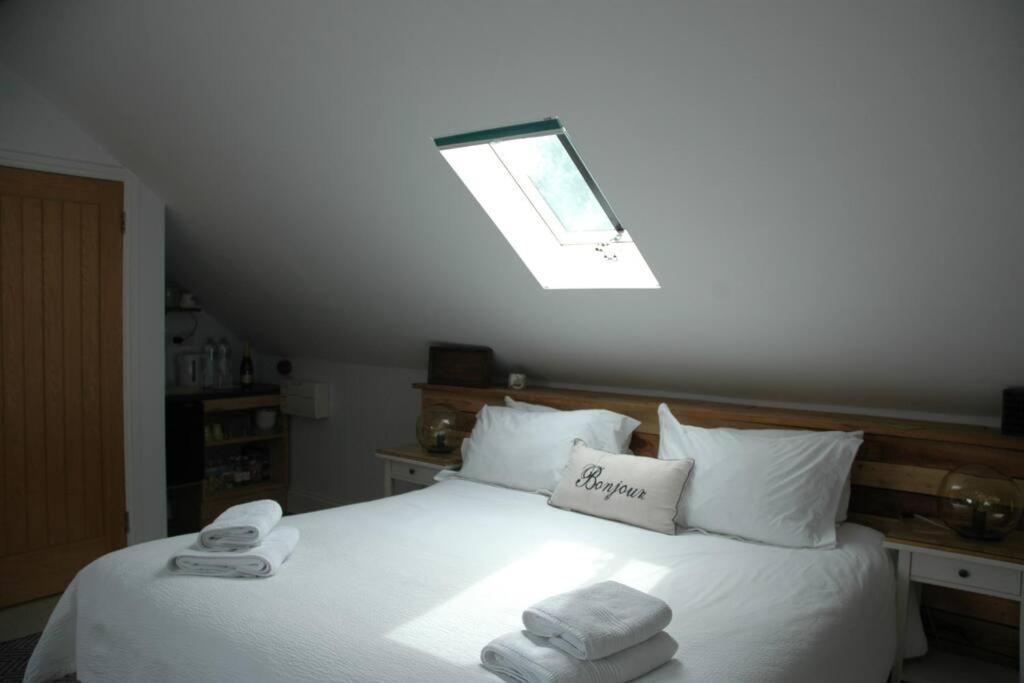 Cowslip Barn Annexe, Countryside Stay Near Chichester Exteriör bild