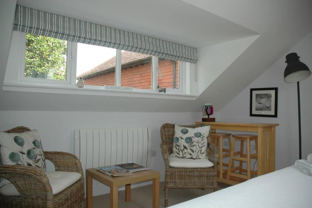 Cowslip Barn Annexe, Countryside Stay Near Chichester Exteriör bild
