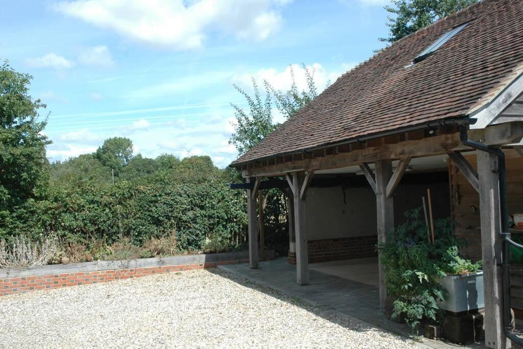 Cowslip Barn Annexe, Countryside Stay Near Chichester Exteriör bild